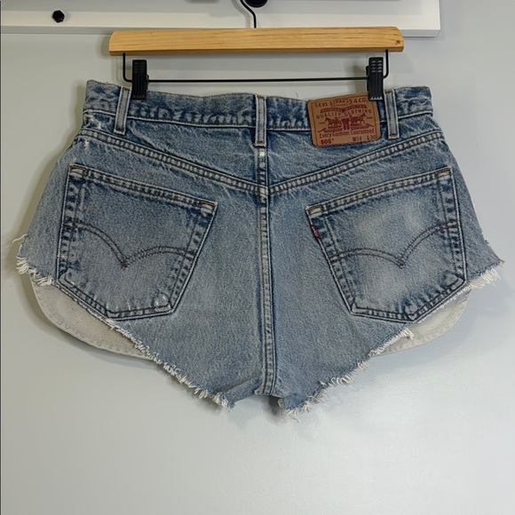 Levi’s Denim Shorts - Picture 3 of 7